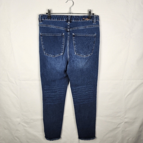 Soft Surroundings Straight Leg Asymmetrical Raw Hem Jeans Size 8 - Picture 2 of 6